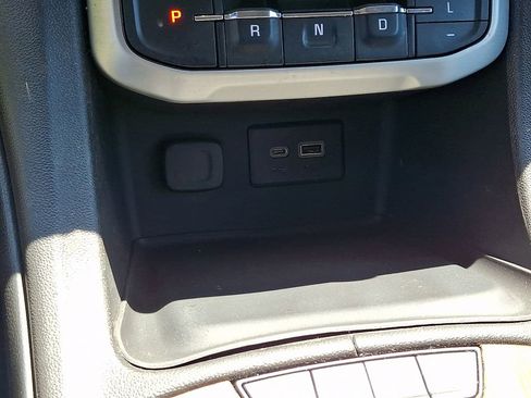 Certified 2023 GMC Acadia SLE FWD image 24