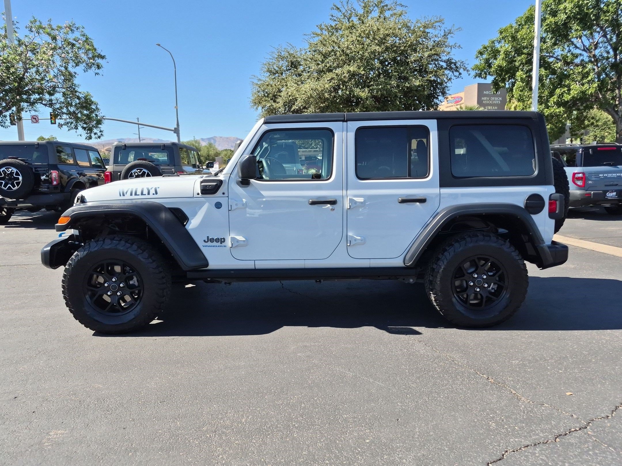 Used 2024 Jeep Wrangler Unlimited AWD/4WD image 6