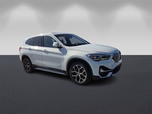 Certified 2022 BMW X1 sDrive28i w/ Premium Package image 2