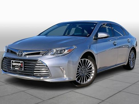 Used 2017 Toyota Avalon Limited image 1