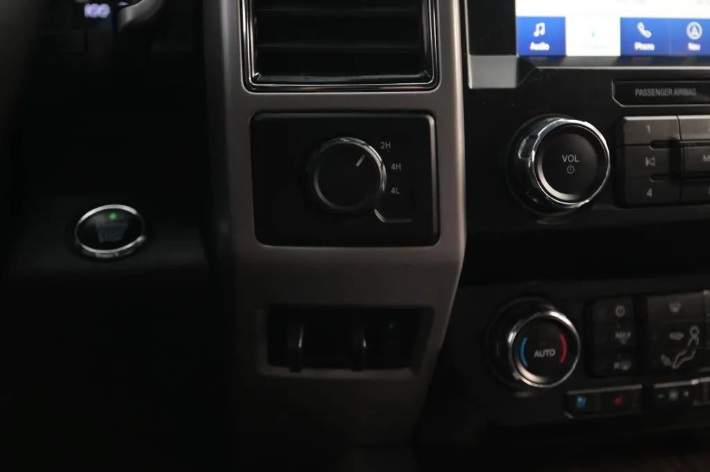 Used 2020 Ford F350 Lariat w/ Lariat Ultimate Package AWD/4WD image 30