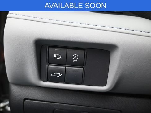 Used 2023 Toyota Highlander LE FWD image 15