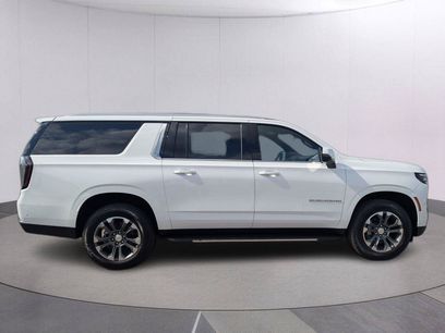 New 2026 Chevrolet Suburban LT w/ Comfort Package