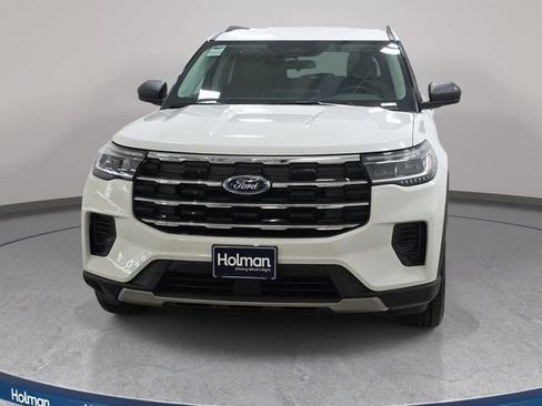 Used 2026 Ford Explorer Active AWD/4WD image 3