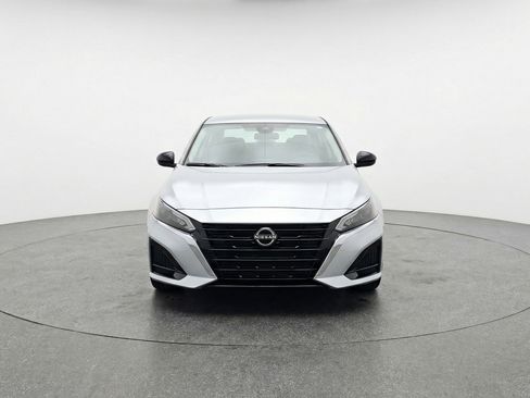 Used 2025 Nissan Altima 2.5 SV image 2