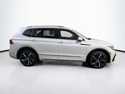 Used 2022 Volkswagen Tiguan SEL R-Line image 4