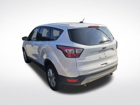 Used 2017 Ford Escape SE FWD image 16