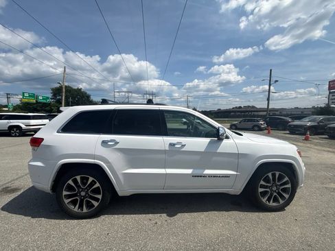 Used 2018 Jeep Grand Cherokee Overland AWD/4WD image 4