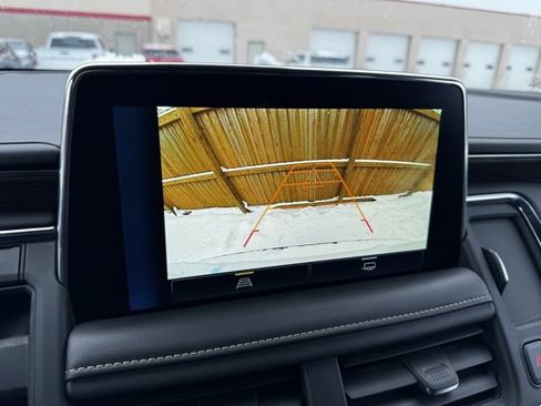 Used 2023 Chevrolet Suburban Premier image 4