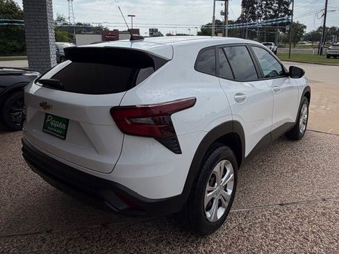 Certified 2024 Chevrolet Trax LS FWD image 7