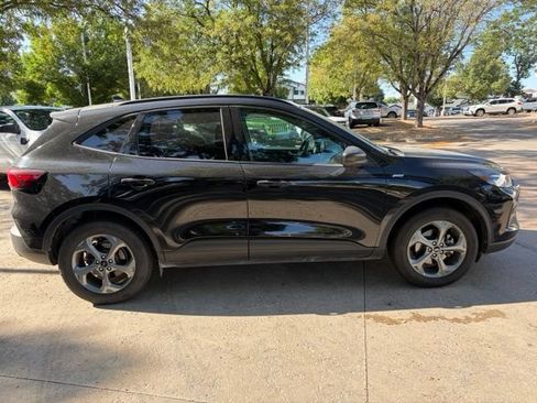 Used 2025 Ford Escape ST-Line AWD/4WD image 4