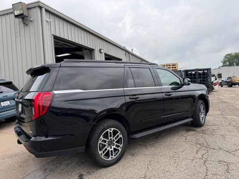 Used 2025 Ford Expedition Max Active AWD/4WD image 4