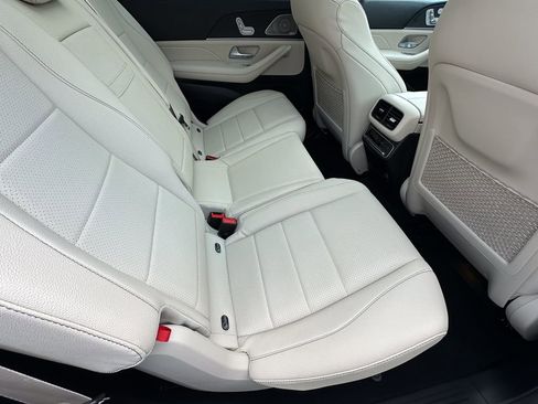 Used 2023 Mercedes-Benz GLS 450 4MATIC image 18