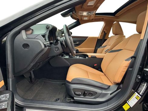Used 2024 Lexus ES 350 w/ Premium Package FWD image 9