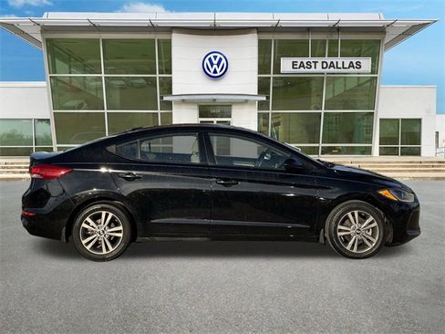 Used 2018 Hyundai Elantra SEL image 2