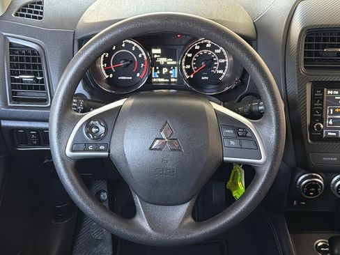 Used 2025 Mitsubishi Outlander Sport AWD image 4