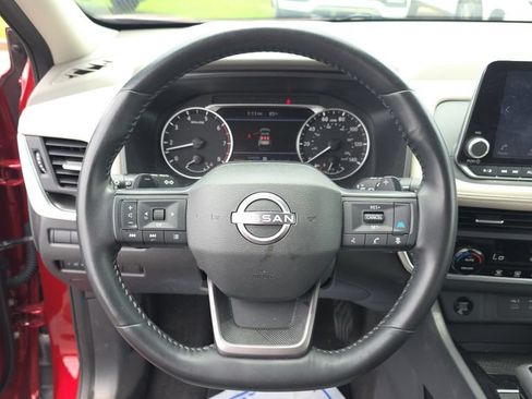 Used 2025 Nissan Rogue SV FWD image 15