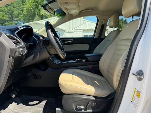 Used 2018 Ford Edge SEL w/ Equipment Group 201A AWD/4WD image 19