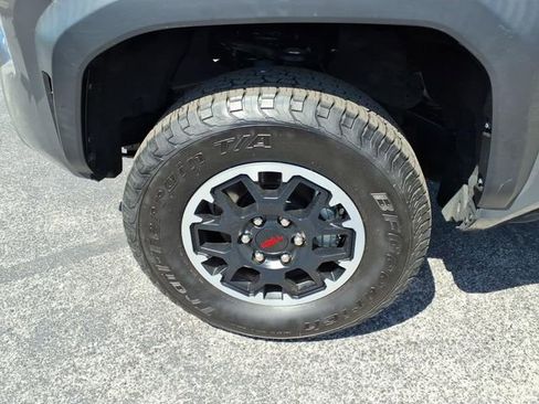 Used 2024 Toyota Tacoma TRD Off-Road AWD/4WD image 4
