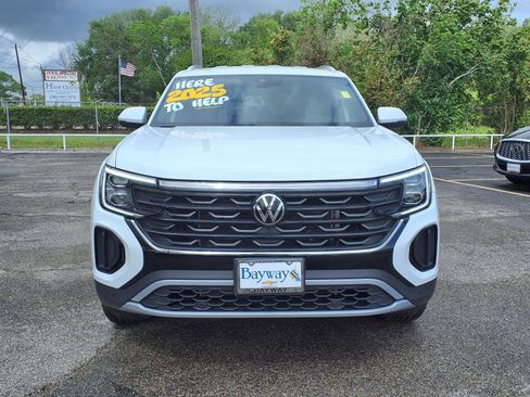 Used 2025 Volkswagen Atlas Cross Sport SE image 19