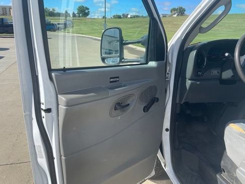 Used 2008 Ford E-350 and Econoline 350 Super Duty RWD image 7