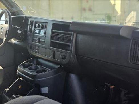 Used 2017 GMC Savana 2500 RWD image 17
