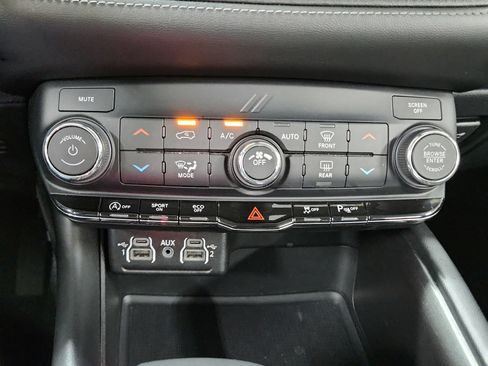 Used 2022 Dodge Durango SXT AWD/4WD image 34