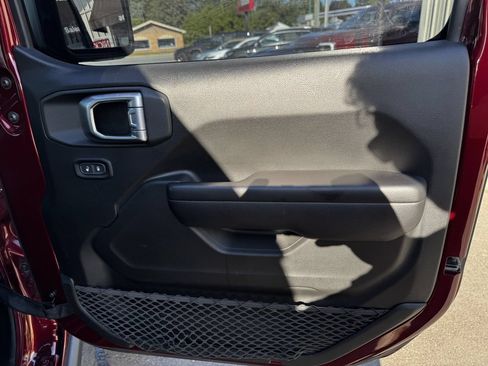 Used 2021 Jeep Wrangler Sport AWD/4WD image 25