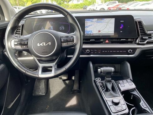 Used 2024 Kia Sportage EX AWD/4WD image 10