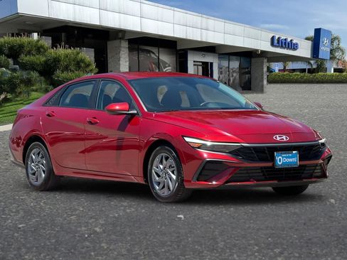 Used 2024 Hyundai Elantra SEL FWD image 10