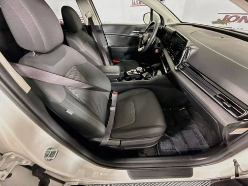 Certified 2023 Kia Sportage LX AWD/4WD image 30