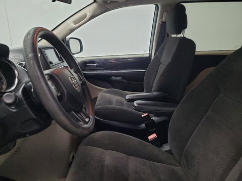 Used 2018 Dodge Grand Caravan SE FWD image 17