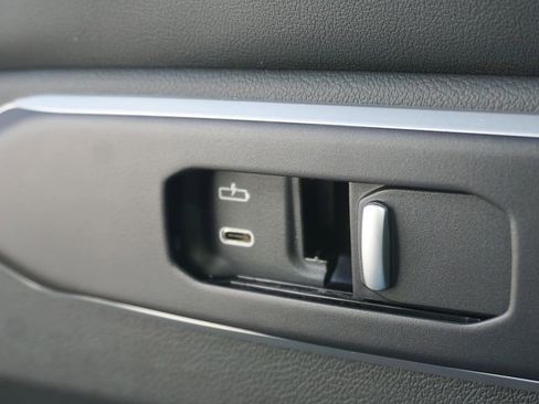 New 2026 BMW X5 xDrive50e image 14