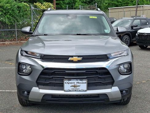 Used 2023 Chevrolet TrailBlazer LT w/ Convenience Package AWD/4WD image 2