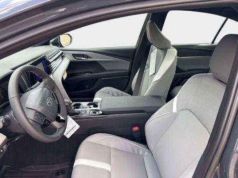 New 2026 Toyota Camry SE FWD image 19