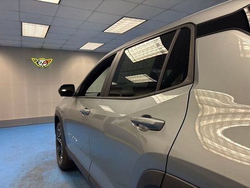New 2026 Chevrolet Equinox LT w/ Convenience Package II FWD image 18