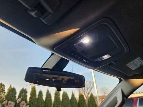 Used 2020 Chevrolet Silverado 1500 Custom w/ Custom Value Package image 33