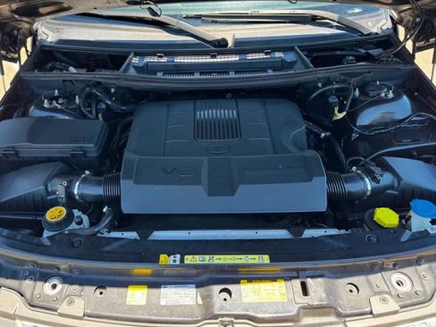 Used 2010 Land Rover Range Rover HSE AWD/4WD image 35