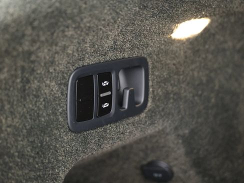Used 2018 Bentley Bentayga AWD/4WD image 72