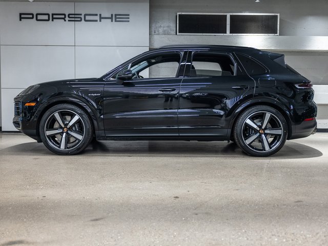 Used 2026 Porsche Cayenne E-Hybrid AWD/4WD image 2