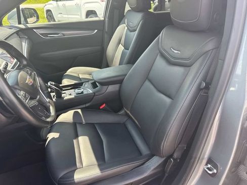 Used 2023 Cadillac XT5 Luxury FWD image 28