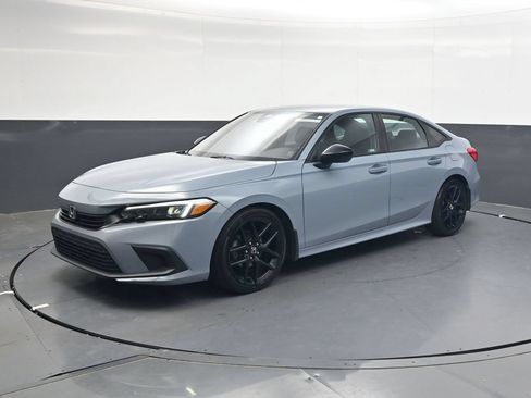 Used 2023 Honda Civic Sport image 8