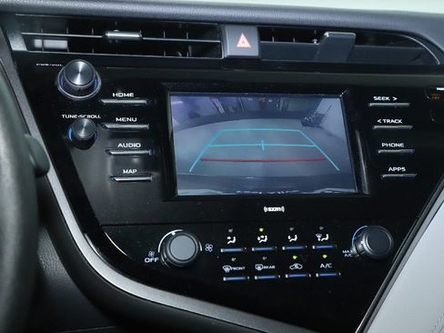 Used 2020 Toyota Camry LE FWD image 20