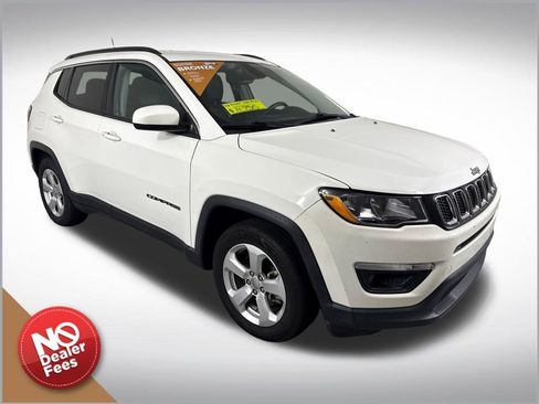 Used 2019 Jeep Compass Latitude w/ Popular Equipment Group FWD image 1