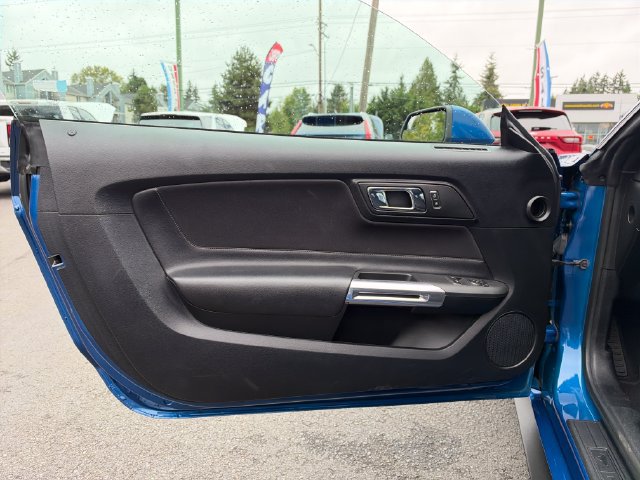 Used 2017 Ford Mustang Coupe RWD image 25