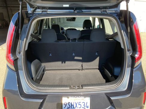 Used 2025 Kia Soul LX w/ LX Technology Package FWD image 29