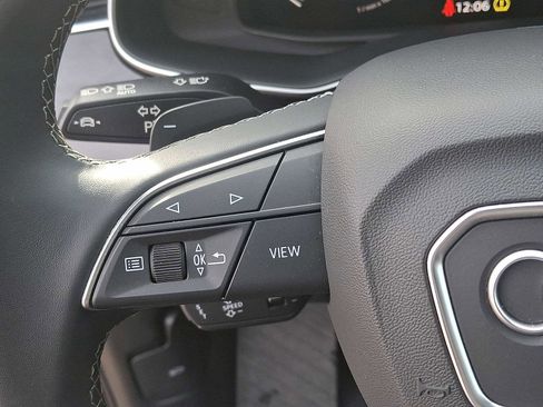 Used 2025 Audi Q7 2.0T Premium image 17