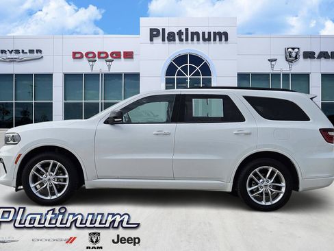 Used 2023 Dodge Durango GT image 3