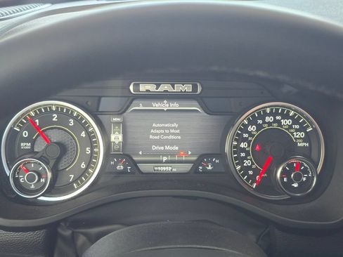 Used 2025 RAM 1500 Laramie AWD/4WD image 16