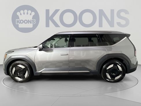 Used 2024 Kia EV9 Wind AWD/4WD image 2